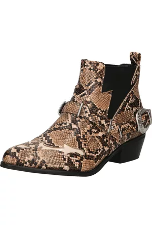 Glamorous Chelsea boots