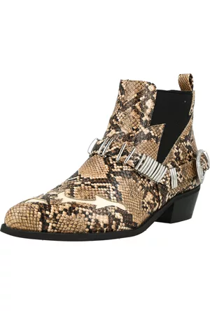 Glamorous Chelsea boots