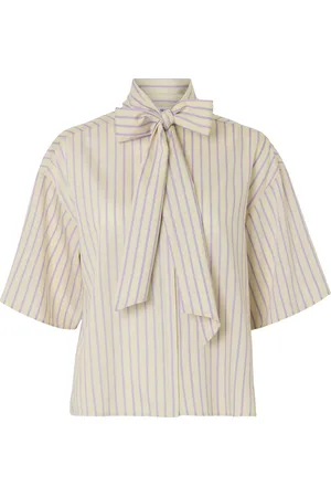 SELECTED Blus 