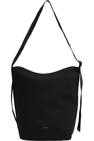 Calvin Klein Axelremsväska