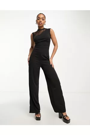 Lipsy London Kvinna Jumpsuits - – Svart, utsvängd jumpsuit med spetsdetalj