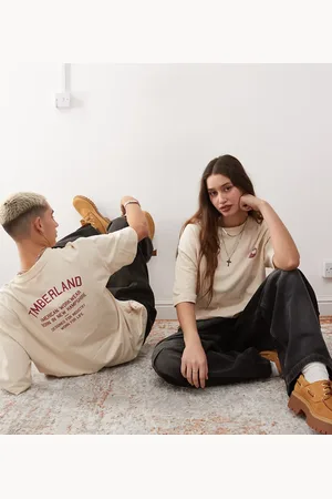 Timberland – Beige t-shirt i oversize med logga i arbetsstil - endast hos ASOS
