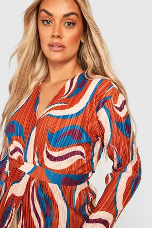 Boohoo Plus - Plisserad Kimono Med Omlott