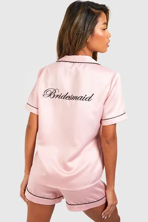 Boohoo Bridesmaid Satinpajamas Med Shorts Och Brodyr