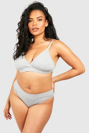 Boohoo Plus Ribbad Triangelbralette Och Trosa