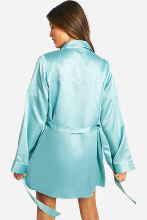 Boohoo Team Bride Kort Morgonrock I Satin