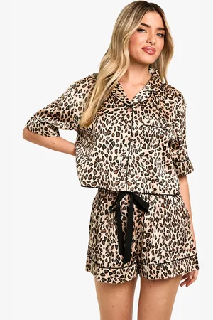Boohoo Leopardmönstrad Pajamas Med Skjorta Och Shorts I Satin