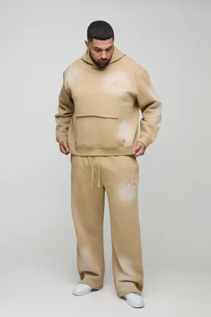 Boohoo Plus Official Oversize Träningsoverall Med Huva, Slitna Detaljer Och Applikation