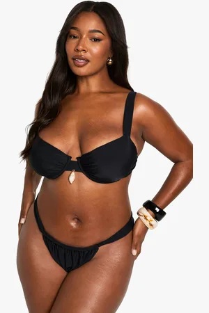 Boohoo Plus Rynkad Bikinitrosa I Tangamodell