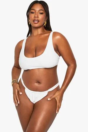 Boohoo Plus Bikiniöverdel Med Låg Urringning