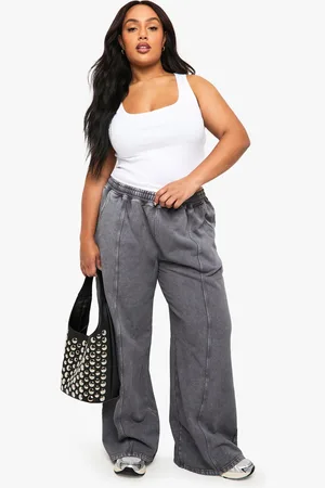 Boohoo Plus Träningsoverall Med Raka Ben Och Dragkedja