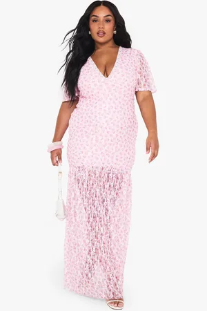 Boohoo Plus Blommig Maxiklänning I Spets