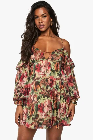 Boohoo Blommig Miniklänning I Chiffong Med Cold Shoulder