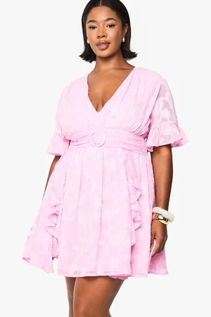 Boohoo Plus Blommig Klänning Med Vid Ärm