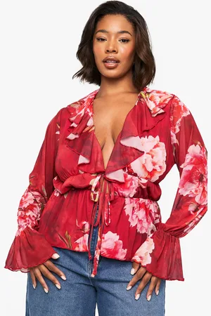Boohoo Plus Blommig Peplumtopp Med Volanger