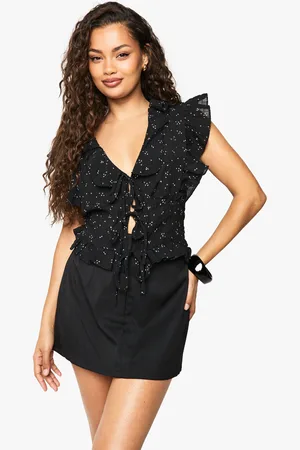 Boohoo Blommig Blus Med Volanger Och Knytdetalj