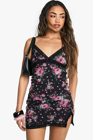 Boohoo Blommig Minikjol Med Slits Och Spets