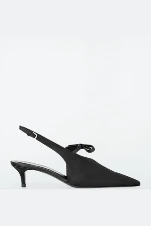 COS Spetsiga Slingbacks I Satin Med Rosetter