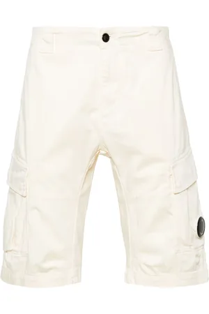 C.P. Company Cargoshorts med linsdetalj