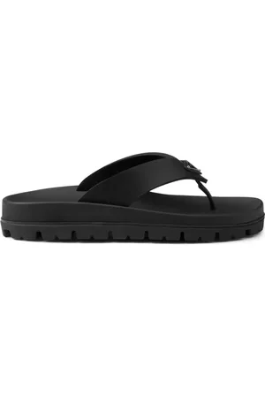 Prada Flipflops med triangelformad logotyp