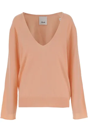 Allude V
