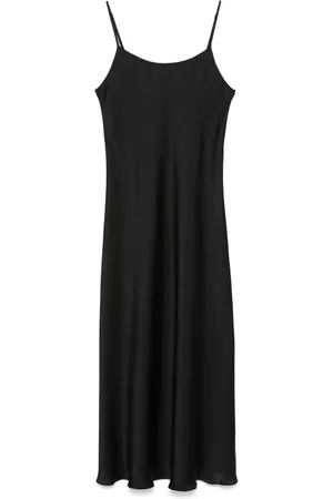 Low Classic Asymmetrisk slipklänning i satin