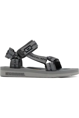 SUICOKE X Neighborhood sandaler med logotyprem