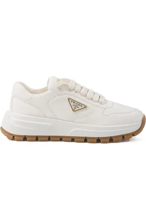 Prada Lädersneakers med triangelformad logotyp