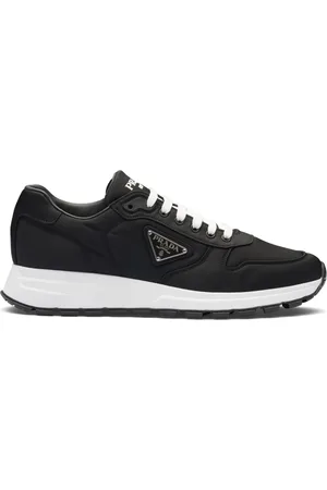 Prada Låga sneakers med logotypplakett