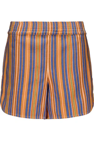 Paula Randiga shorts