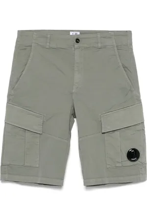 C.P. Company Cargoshorts med linsdetalj