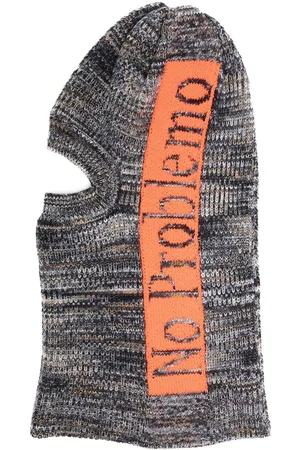 ARIES Stickad balaclava med slogan