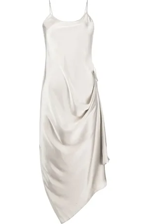 Low Classic Asymmetrisk slipklänning i satin