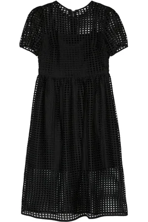 DKNY Utsvängd klänning i mesh