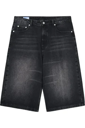 ROUGH. Knälånga jeansshorts
