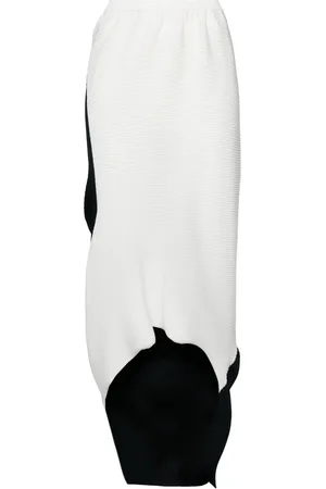 Issey Miyake Aerate asymmetrisk stickad kjol