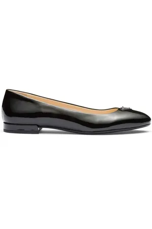 Prada Pumps i lackat läder