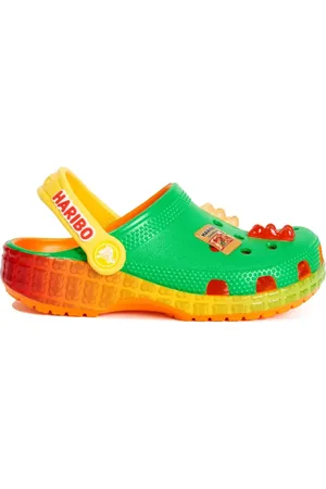 Crocs X Haribo träskor med björnmotiv