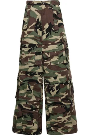 Vetements Kamouflagemönstrade shorts med vida ben