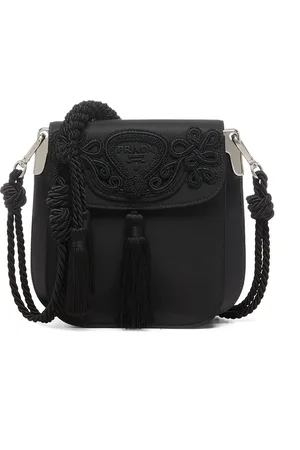 Prada Axelväska med broderad logotyp