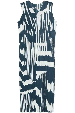 PLEATS PLEASE ISSEY MIYAKE Abstract