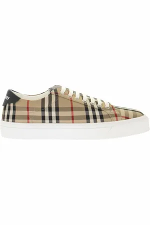 Sneakers fran Burberry for man pa REA FASHIOLA