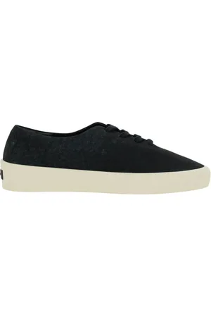 FEAR OF GOD Skor, Herr, 43 EU, Mocka, Svarta låga sneakers med logopatch