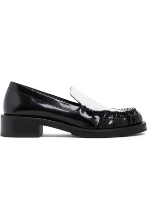 Stuart Weitzman Skor, Dam, 38 EU, Tidlösa Grayson Loafer med modern design