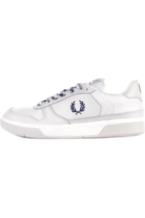 Fred Perry Skor, Herr, 41 EU, Läder, Beige Sneakers med Sid- och Baklogodetaljer
