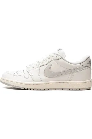 Jordan Skor, unisex, 42 EU, Läder, Vintage Low-Top Neutral Grey Sneakers