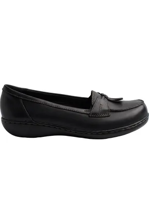 Clarks Skor, Dam, 37 EU, Läder, Klassiska läderloafers med tofsdetalj