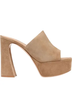 Gianvito Rossi Skor, Dam, 37 1/2 EU, Mocka, Kamel Mocka Sandaler Tillverkade i Italien