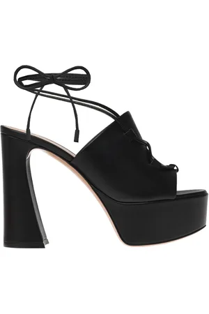 Gianvito Rossi Skor, Dam, 36 EU, Läder, Svarta Nappa Läder Sandaler Tillverkade i Italien