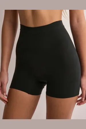 Spanx - Shorty